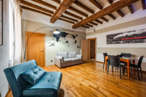 2 Steps from Station and Center - Binario 11 Modena